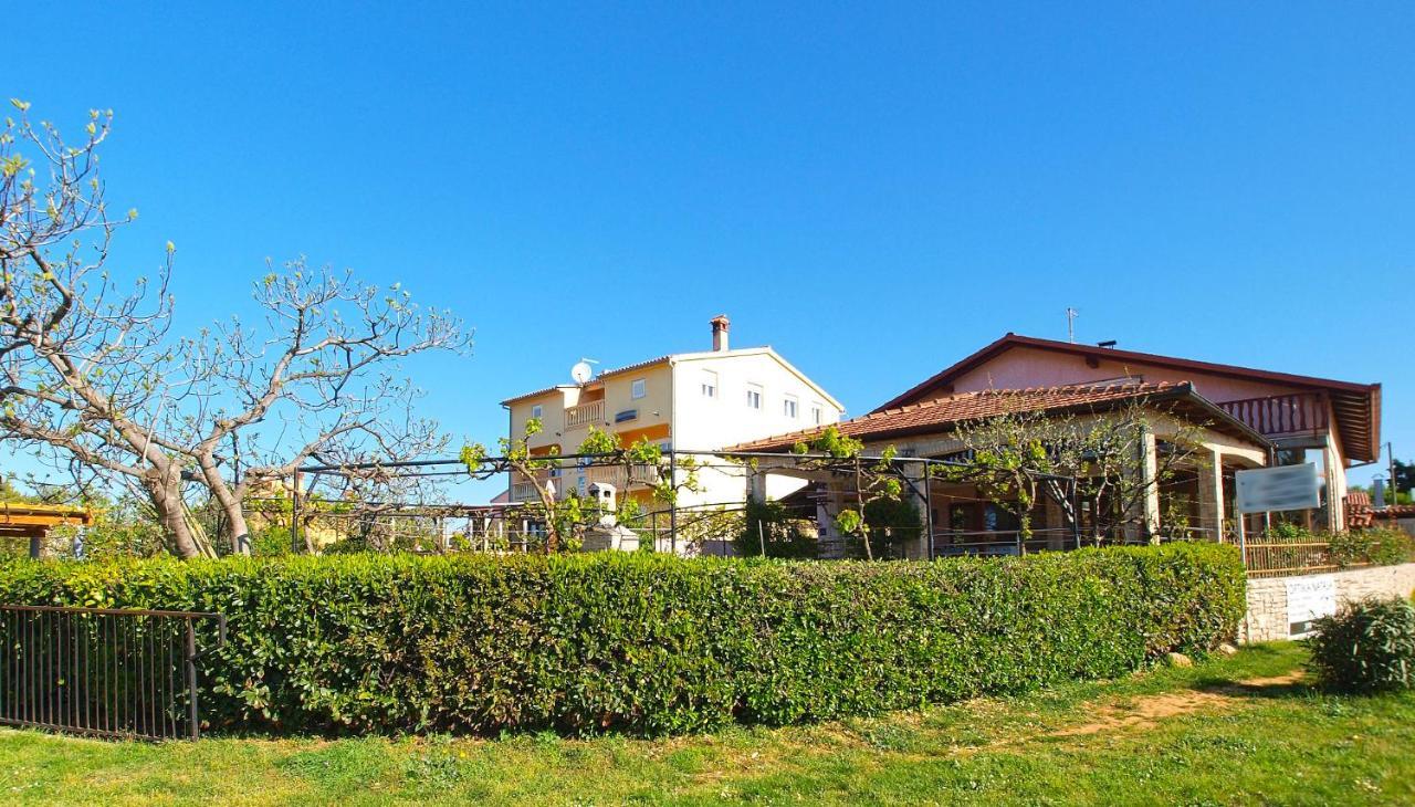 Rooms Antun 1238 Medulin Exterior foto